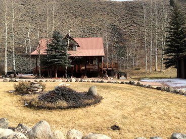Rustic Cabin Rental with Mountain Views Located in the Gorgeous Gunnison National Forest, Colorado - Ohio City, Colorado - glamping.directory