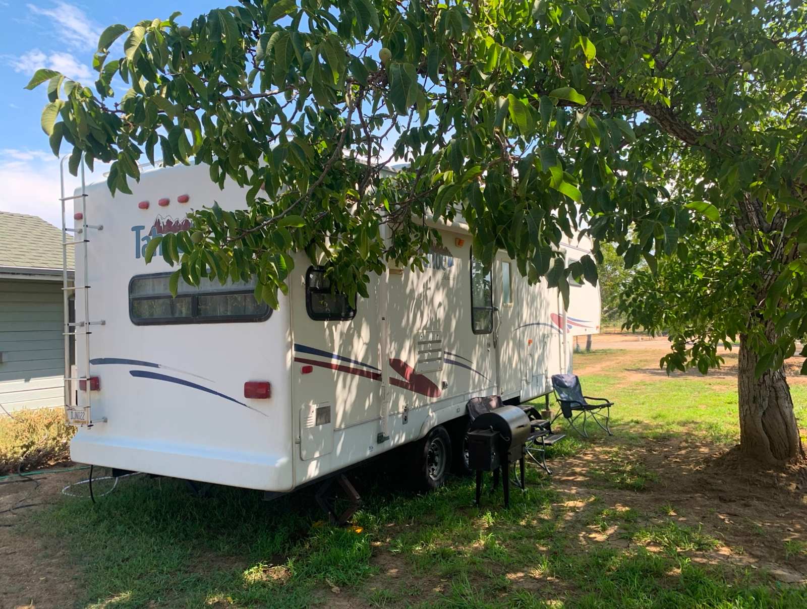 Peaceful Walnut Ranch - Winters, California - glamping.directory