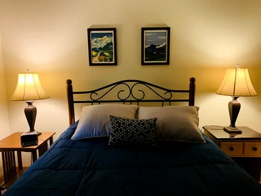 Lake Cabin with Hot-Tub and Deck in Pennsylvania - Lake Ariel, Pennsylvania - glamping.directory