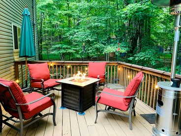 Lake Cabin with Hot-Tub and Deck in Pennsylvania - Lake Ariel, Pennsylvania - glamping.directory