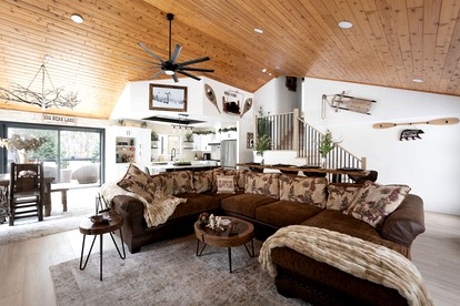 Amazing Glamping Destination: Luxury Cabin with a Hot Tub in Big Bear Lake, CA - Big Bear Lake, California - glamping.directory