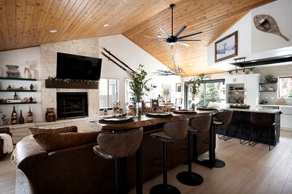 Amazing Glamping Destination: Luxury Cabin with a Hot Tub in Big Bear Lake, CA - Big Bear Lake, California - glamping.directory