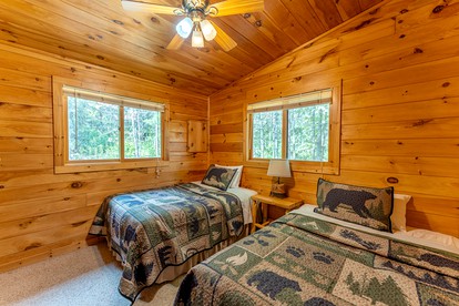 Lakeside Cabin Rental for Unforgettable Family Glamping Escapes to Ely, Minnesota - Ely, Minnesota - glamping.directory