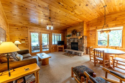 Lakeside Cabin Rental for Unforgettable Family Glamping Escapes to Ely, Minnesota - Ely, Minnesota - glamping.directory