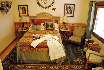 Deluxe Suite Rental in the Foothills of Bill Williams Mountain in Williams, Arizona - glamping.directory