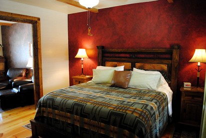 Deluxe Suite Rental in the Foothills of Bill Williams Mountain in Williams, Arizona - Williams, Arizona - glamping.directory