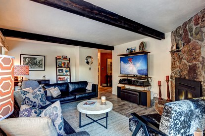 Mountain Cottage Near Skiing, Hiking and Mountain Biking in Arapaho National Forest - Breckenridge, Colorado - glamping.directory