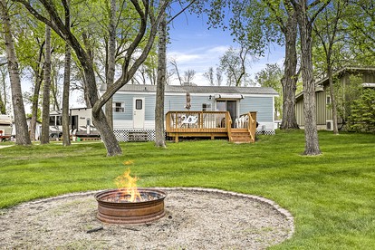 Fergus Falls Glamping Destination for Memorable Lakeside Family Vacations in Minnesota - Fergus Falls, Minnesota - glamping.directory