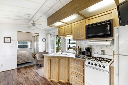 Fergus Falls Glamping Destination for Memorable Lakeside Family Vacations in Minnesota - Fergus Falls, Minnesota - glamping.directory