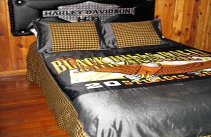 Cozy Log Cabin for Harley Davidson Lovers near Rapid City, South Dakota - Lead, South Dakota - glamping.directory