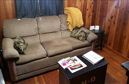 Cozy Log Cabin for Harley Davidson Lovers near Rapid City, South Dakota - Lead, South Dakota - glamping.directory