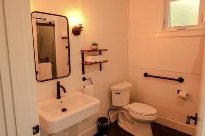Splendid Equipped Cabin Surrounded by Nature in Freeport, Maine - Freeport, Maine - glamping.directory