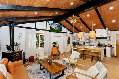 Contemporary Comfort: Modern Cabin Retreat near Big Bear Lake - Big Bear Lake, California - glamping.directory