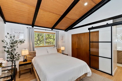 Contemporary Comfort: Modern Cabin Retreat near Big Bear Lake - Big Bear Lake, California - glamping.directory