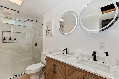 Contemporary Comfort: Modern Cabin Retreat near Big Bear Lake - Big Bear Lake, California - glamping.directory