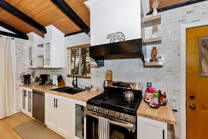 Contemporary Comfort: Modern Cabin Retreat near Big Bear Lake - Big Bear Lake, California - glamping.directory