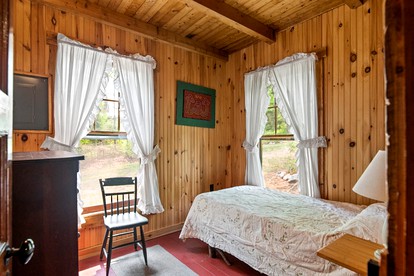 Cozy Cabin for Eight People with Lake Views near Plattsburgh - Severance, New York - glamping.directory