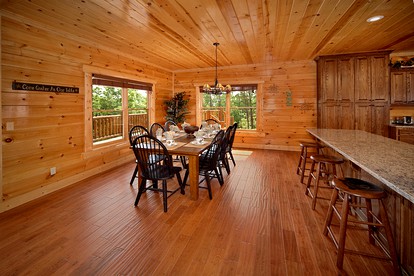 Secluded Log Cabin near Douglas Lake in Sevierville, East Tennessee - Sevierville, Tennessee - glamping.directory
