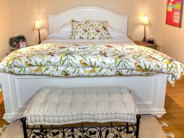 Romantic Getaway with Cozy Fireplace on Bainbridge Island, Washington - Bainbridge Island, Washington - glamping.directory