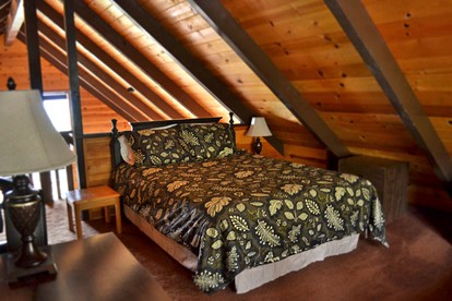Creekside Cabin Surrounded by Woodlands in Idyllwild, California - Idyllwild, California - glamping.directory