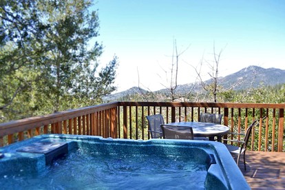 Creekside Cabin Surrounded by Woodlands in Idyllwild, California - Idyllwild, California - glamping.directory