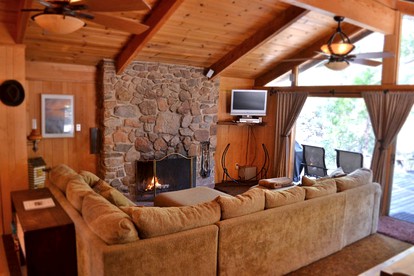 Creekside Cabin Surrounded by Woodlands in Idyllwild, California - glamping.directory