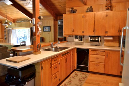 Creekside Cabin Surrounded by Woodlands in Idyllwild, California - Idyllwild, California - glamping.directory