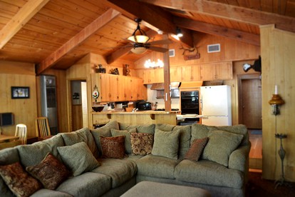 Creekside Cabin Surrounded by Woodlands in Idyllwild, California - Idyllwild, California - glamping.directory