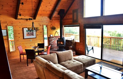 Creekside Cabin Surrounded by Woodlands in Idyllwild, California - Idyllwild, California - glamping.directory