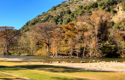 Texas Hill Country Glamping Stay with Direct River Access - Canyon Lake, Texas - glamping.directory