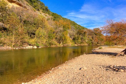 Texas Hill Country Glamping Stay with Direct River Access - Canyon Lake, Texas - glamping.directory