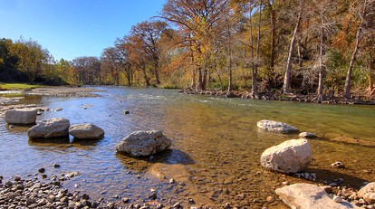Texas Hill Country Glamping Stay with Direct River Access - Canyon Lake, Texas - glamping.directory