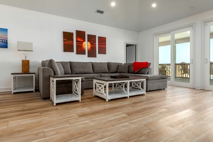 Awesome Oceanfront Beach House with Fantastic Sights in Dauphin Island, Alabama - Dauphin Island, Alabama - glamping.directory