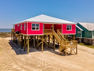 Awesome Oceanfront Beach House with Fantastic Sights in Dauphin Island, Alabama - glamping.directory