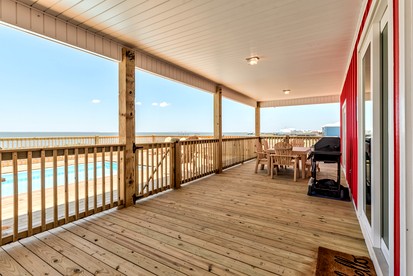 Awesome Oceanfront Beach House with Fantastic Sights in Dauphin Island, Alabama - Dauphin Island, Alabama - glamping.directory