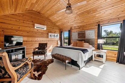 Spacious Accommodation for Two with Direct Creek Access for Fishing in Fredericksburg, Texas - glamping.directory