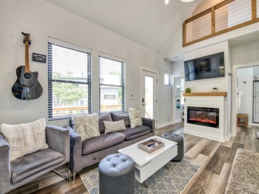 Luminous Modern Tiny House Perfect for Couples in North Carolina - Waynesville, North Carolina - glamping.directory