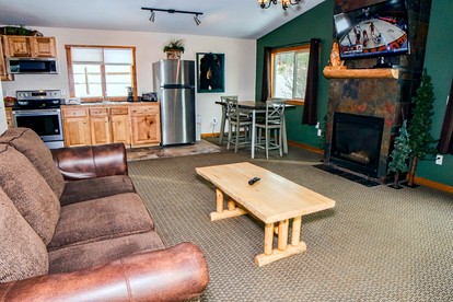 Cozy Cabin with Hot-tub in Estes Park, Colorado - Estes Park, Colorado - glamping.directory