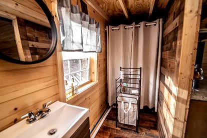 Off-Grid Ringtown Accommodation Ideal for Weekend Getaways in Pennsylvania - Ringtown, Pennsylvania - glamping.directory
