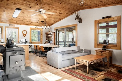 Mountain River Cabin with Hot Tub, Fire Pit and Kayaks for Your Fun Family Getaway in the Mountains of Great Cacapon, WV - Great Cacapon, West Virginia - glamping.directory