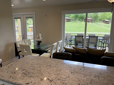 Incredible Waterfront Cabin for a Peaceful Family Getaway near Purlear, North Carolina - Purlear, North Carolina - glamping.directory