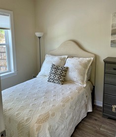 Incredible Waterfront Cabin for a Peaceful Family Getaway near Purlear, North Carolina - Purlear, North Carolina - glamping.directory
