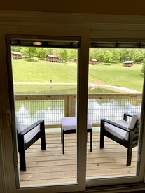 Incredible Waterfront Cabin for a Peaceful Family Getaway near Purlear, North Carolina - Purlear, North Carolina - glamping.directory
