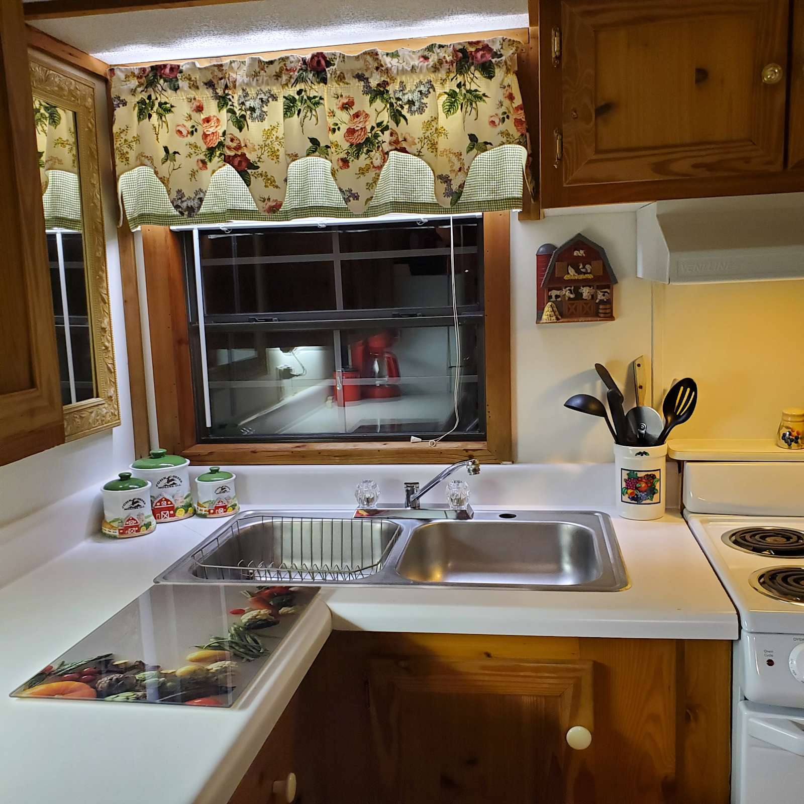 Tin Top Village - Fayetteville, Arkansas - glamping.directory
