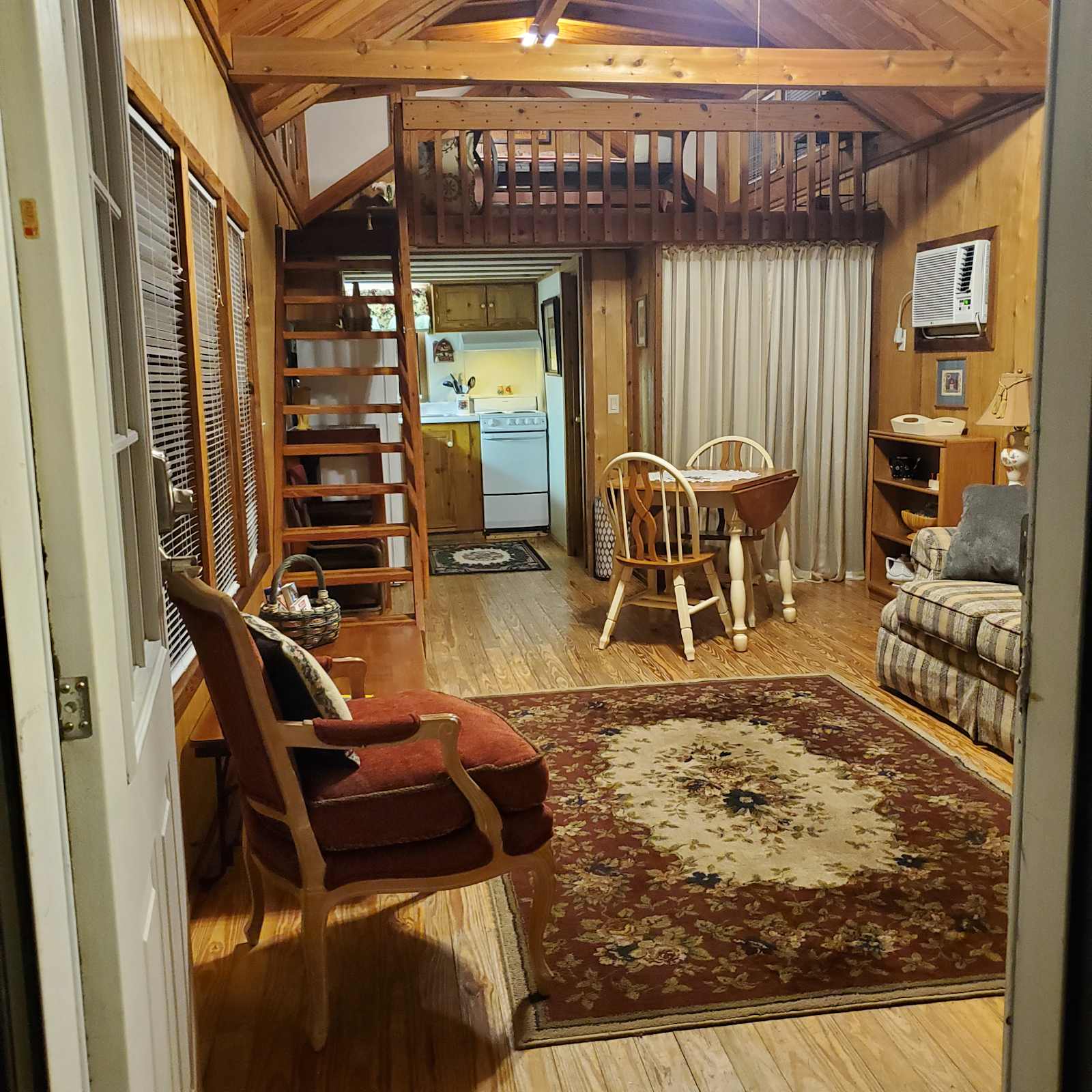 Tin Top Village - Fayetteville, Arkansas - glamping.directory