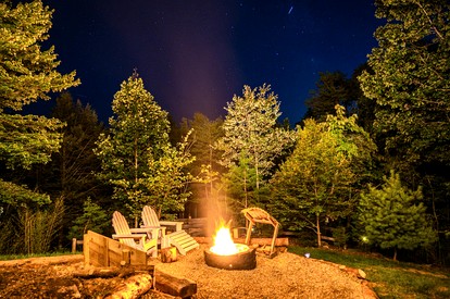 Chic Picturesque Cabin Ideal for a Romantic Getaway in Tennessee - Sevierville, Tennessee - glamping.directory