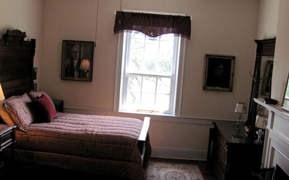 Historic Cottage Getaway on a Working Farm near Lexington, Virginia - Lexington, Virginia - glamping.directory