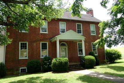 Historic Cottage Getaway on a Working Farm near Lexington, Virginia - glamping.directory