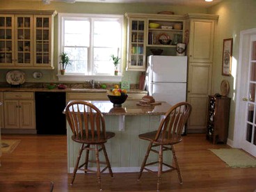 Historic Cottage Getaway on a Working Farm near Lexington, Virginia - Lexington, Virginia - glamping.directory