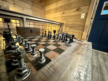 Luxurious Cabin with Hot-Tub, Pool Table and Amazing Hiking Trails in Sevierville, Tennessee - Sevierville, Tennessee - glamping.directory